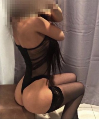 Встречи проходят у меня в уютной квартире в Москве, где тебя ожидает атмосфера комфорта и наслаждения. Я предлагаю широкий спектр услуг, которые включают классический секс, оральный секс, эротический массаж и многое другое. У меня есть отличные отзывы о моих оказанных услугах и фото, которые подтверждают мою красоту и аппетитные формы. Открой для себя мир настоящего наслаждения со мной. 💋🔥 4730, 19 лет